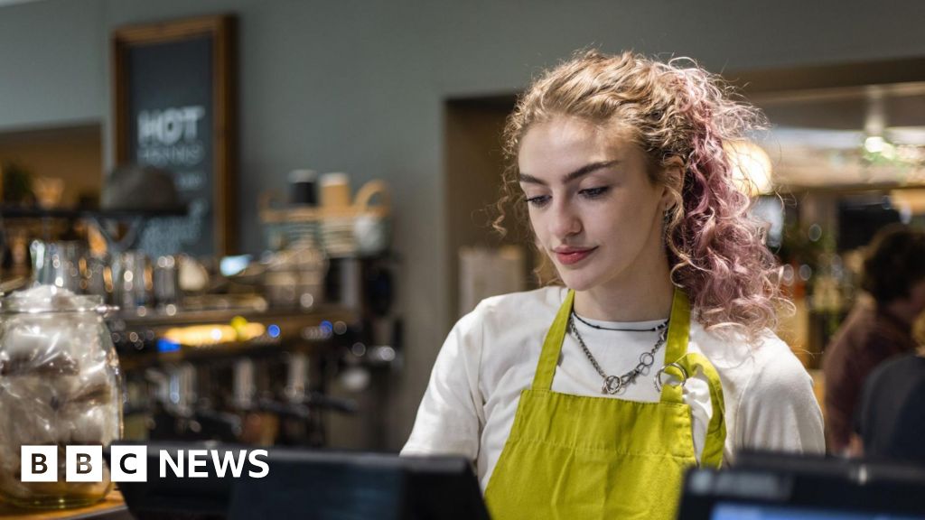 Greens pledge £15 minimum wage for all workers