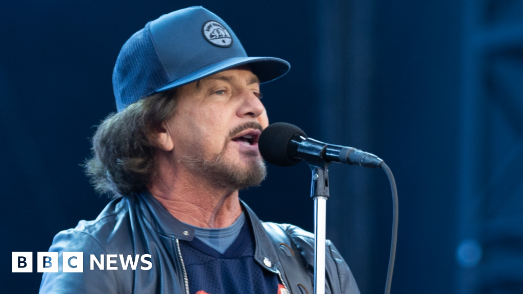Pearl Jam cancel London concert due to illness