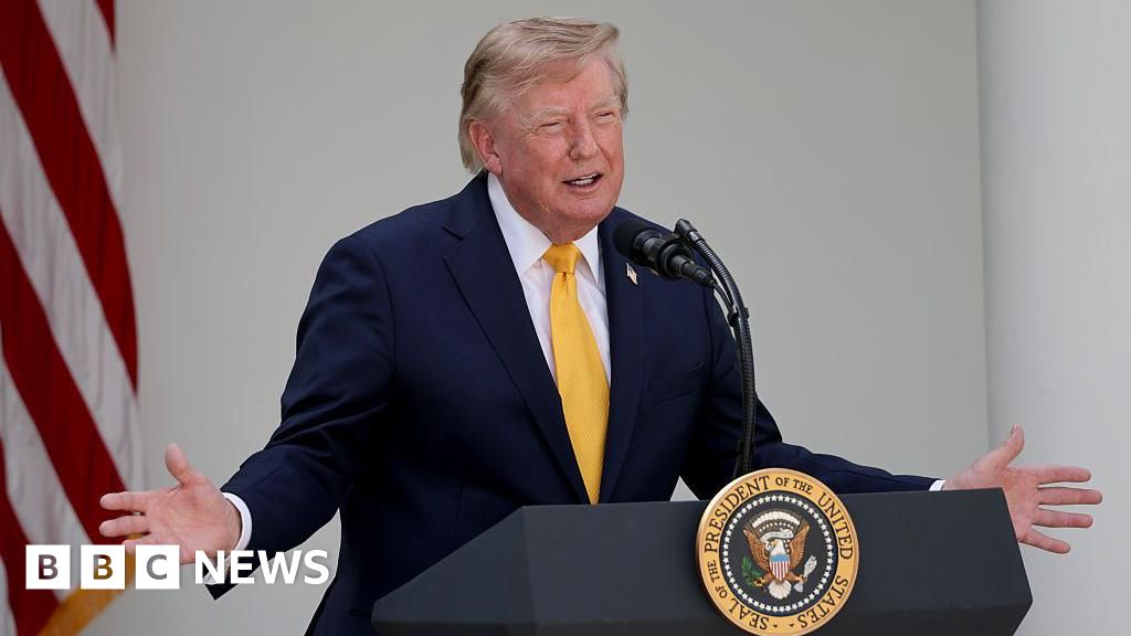 US-Canada trade war heats up as Trump threatens to hike auto tariffs