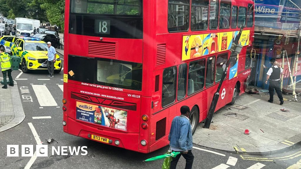 Maida Vale: Six hurt as London bus crashes into scaffolding