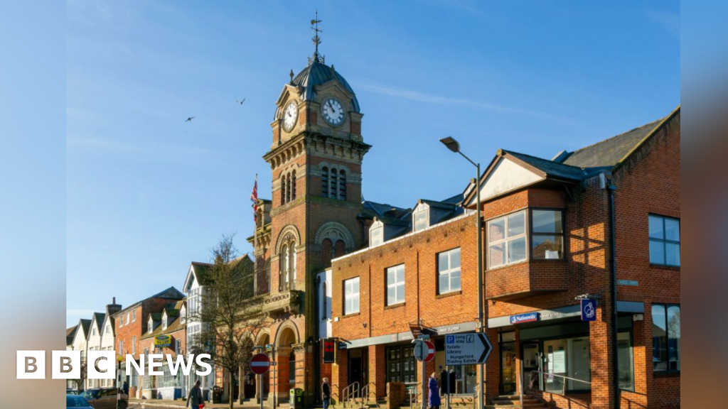 bbc.co.uk - Gas works in Hungerford's High Street due to start - BBC News