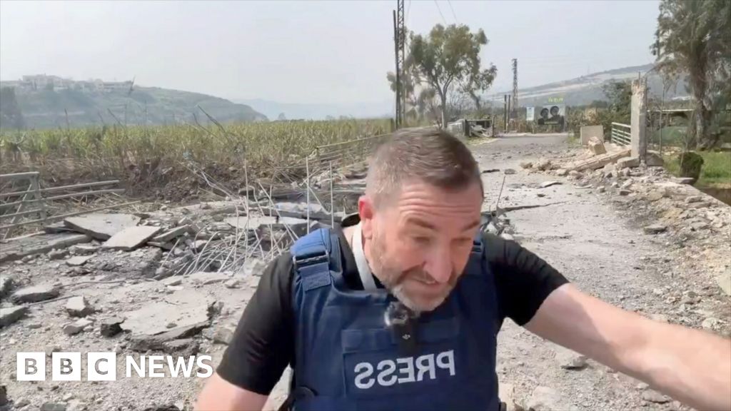 Lebanon: Missile lands next to presenter during live report
