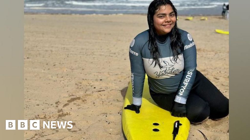 Fundraiser to expand Tynemouth surf lessons for young refugees BBC News