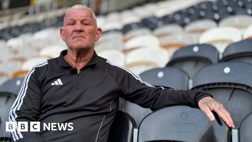 Dementia scares me, says ex-footballer Dean Windass after diagnosis