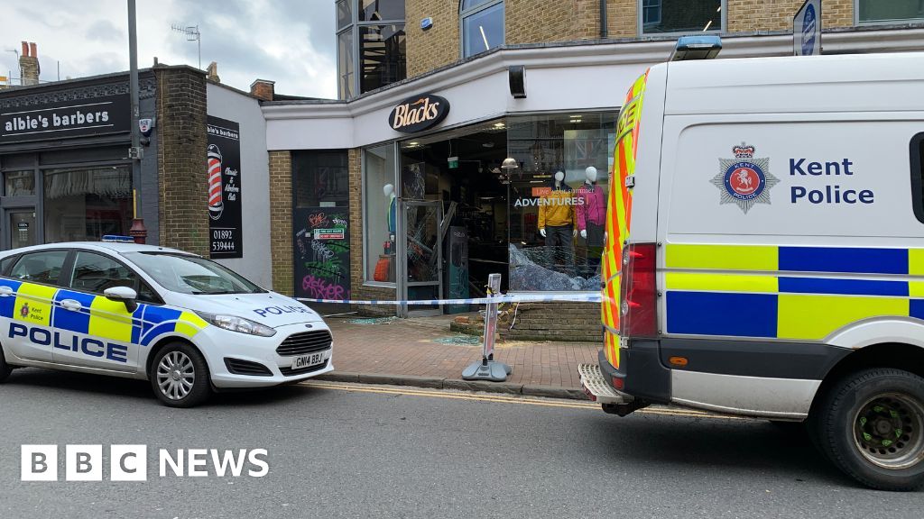 Three injured after car crashes into Tunbridge Wells shop BBC News