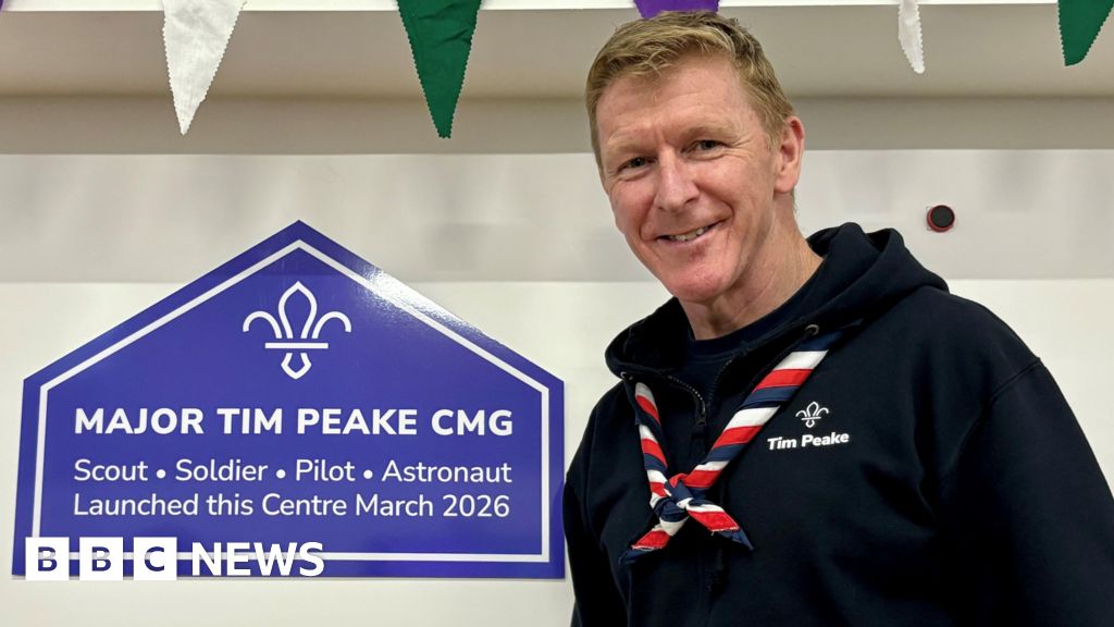 Tim Peake leaves scouts starry-eyed at hut opening
