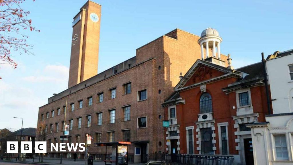 Greenwich's Art Deco town hall 'to become flats'