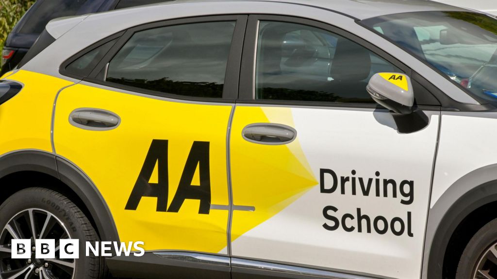 AA and BSM ordered to refund learner drivers for hidden fees