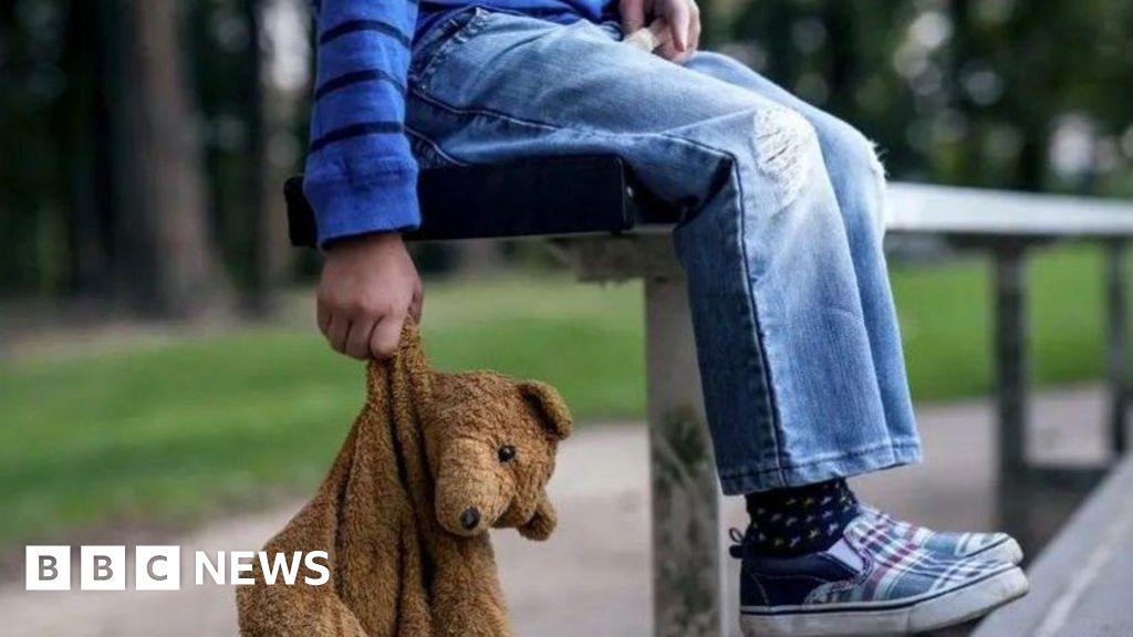 Adoptive parents 'in crisis' living with traumatised children