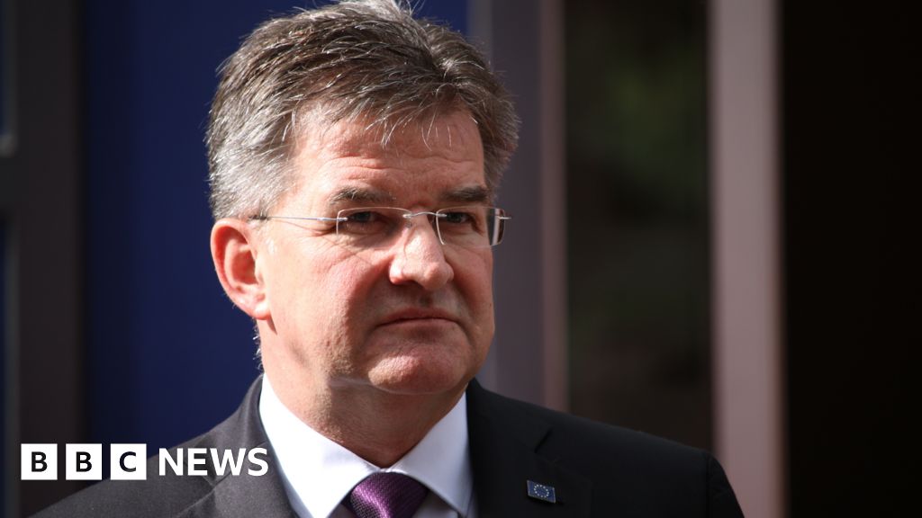 Съветникът по националната сигурност на словашкия премиер подаде оставка заради връзките на Епщайн