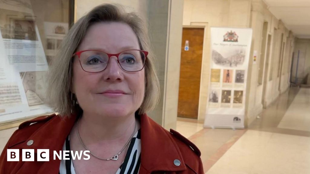Southampton Council Leader Steps Down to Run for Hampshire, Isle of Wight Mayor