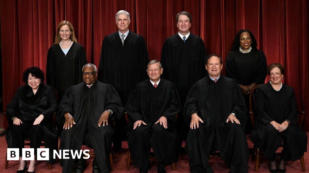 Тръмп напада съдиите от Върховния съд заради решението за тарифите