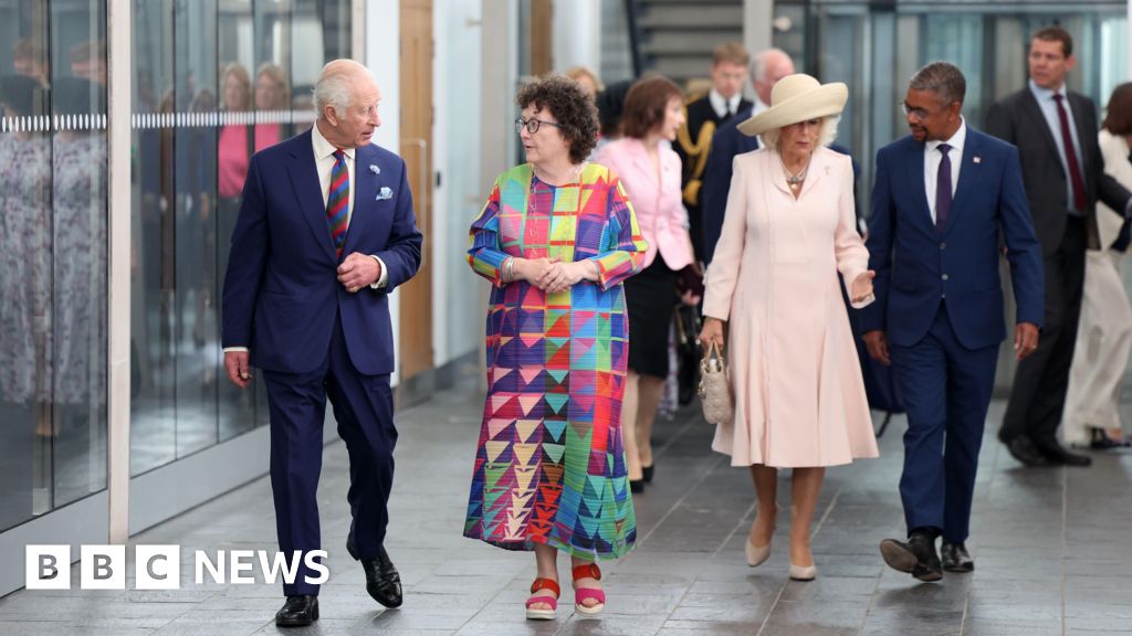 King speaks Welsh in the Senedd on its 25th birthday