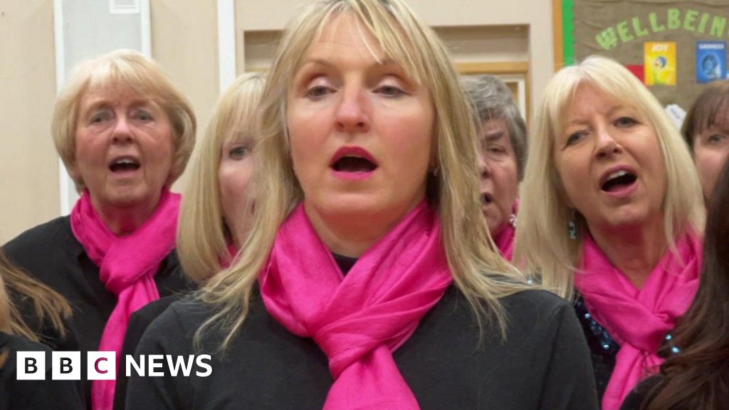 Choir sings to raise awareness of mental health help