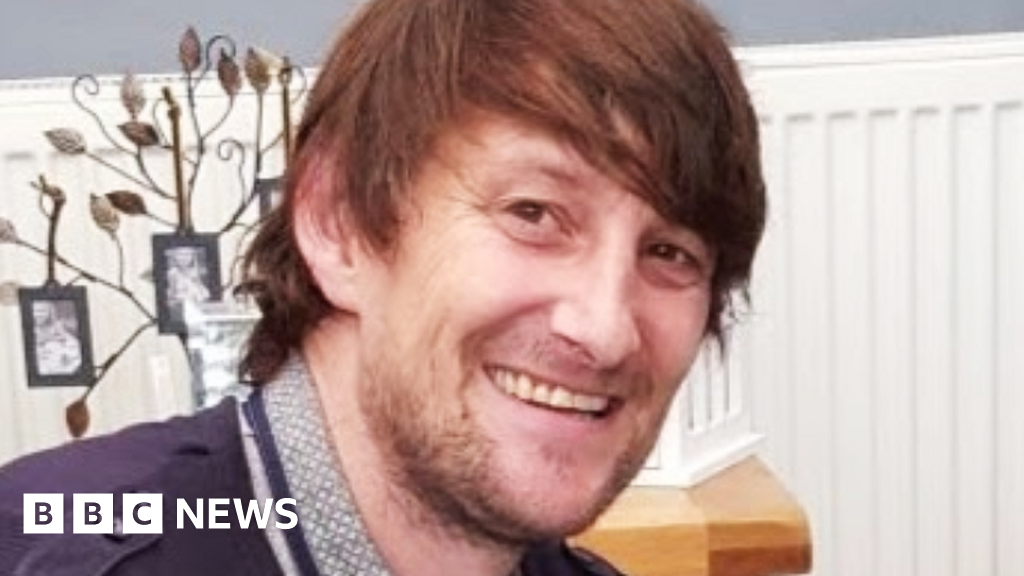 Man said he was a Good Samaritan attacked by ex-school friend, but forensics revealed a frenzied murder