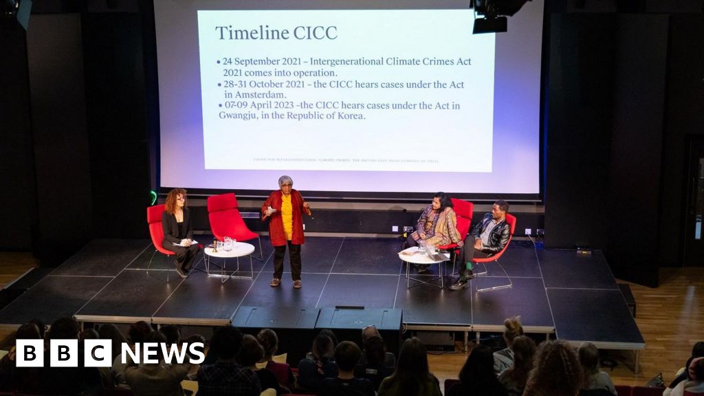 Gallery turned into court for climate exhibition