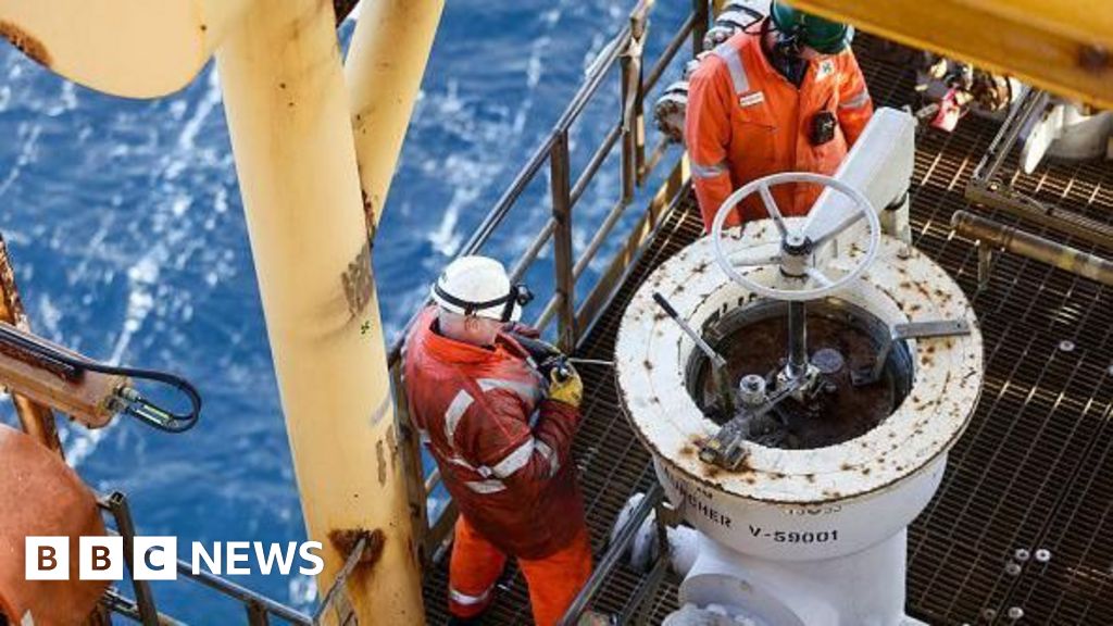 Lose weight or lose your jobs, North Sea offshore workers told