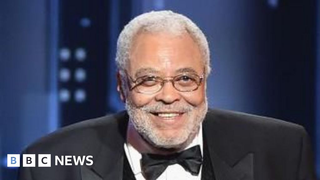 Tributes paid to acting 'giant' James Earl Jones