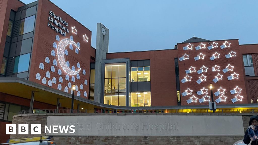 Sheffield Children’s Hospital lit up for Ramadan