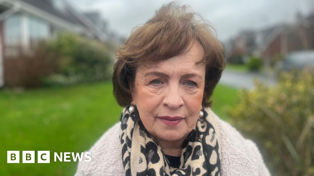 Belfast maternity hospital further delay a 'scandal'