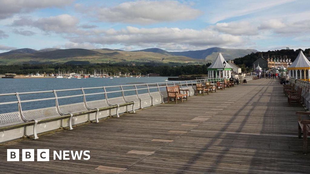 Pier master's house holiday let plan to save Garth Pier in Bangor
