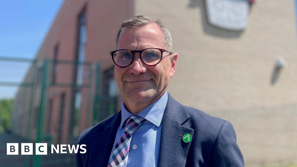 Phone and shouting ban 'transforms' school plagued by fights