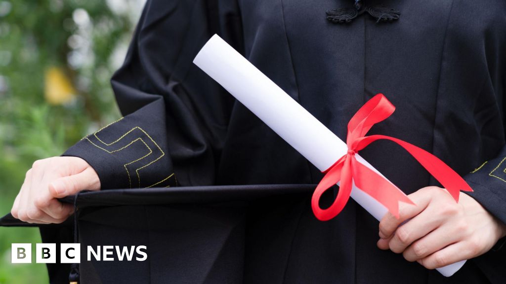 Teacher who lied about Cambridge degree banned