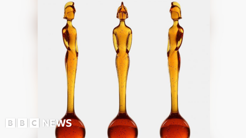 bbc.co.uk - Georgie Docker - Manchester-inspired Brit Awards trophy revealed for 2026 ceremony - BBC News