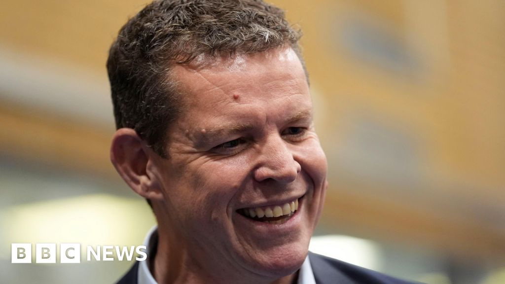 Plaid Cymru would take minority government over coalition, leader says