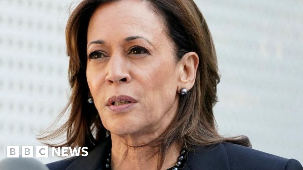 Kamala Harris puts pressure on Donald Trump over medical records