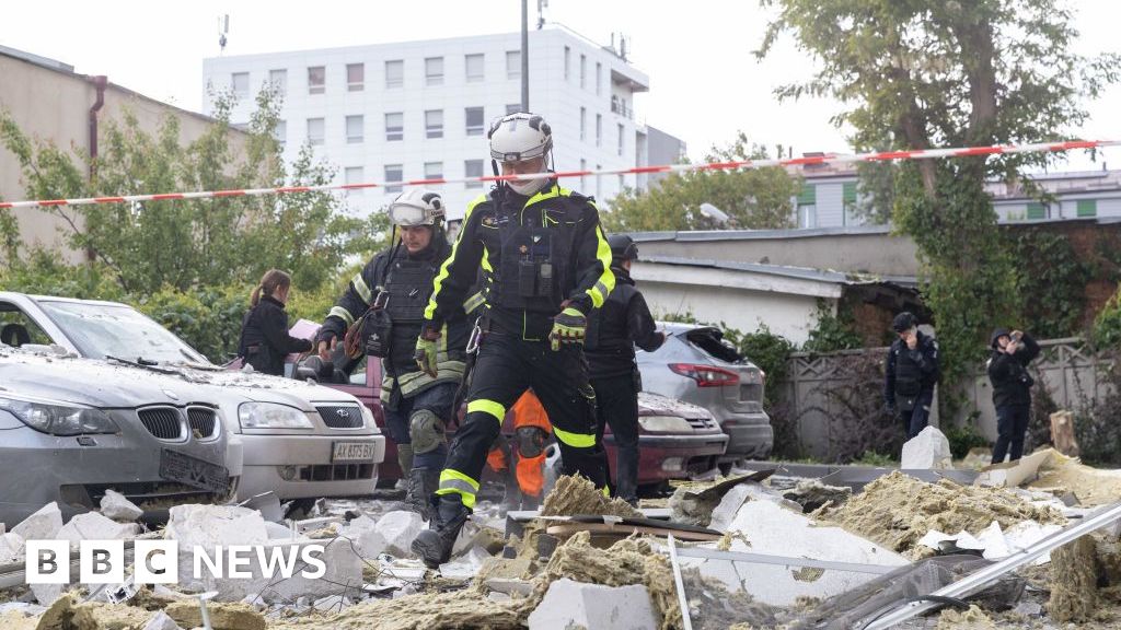 Russia's glide bombs devastating Ukraine's cities on the cheap