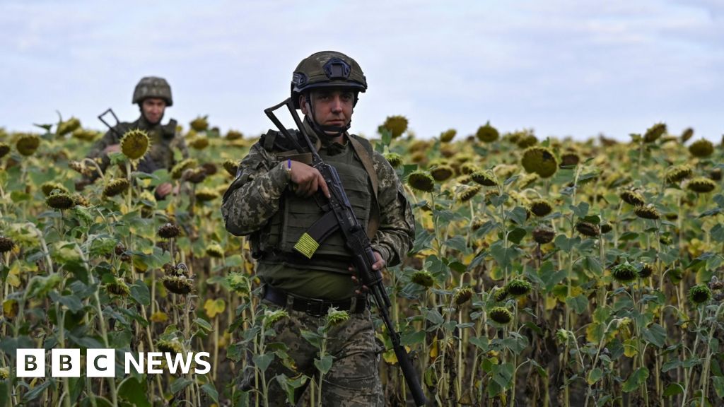 Ukraine orders evacuation of eastern town as Russia makes gains