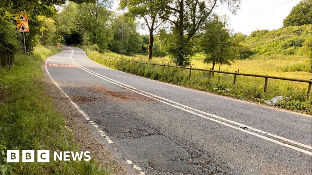 A436 crash: Fatal crash sparks calls for improved road safety - BBC News