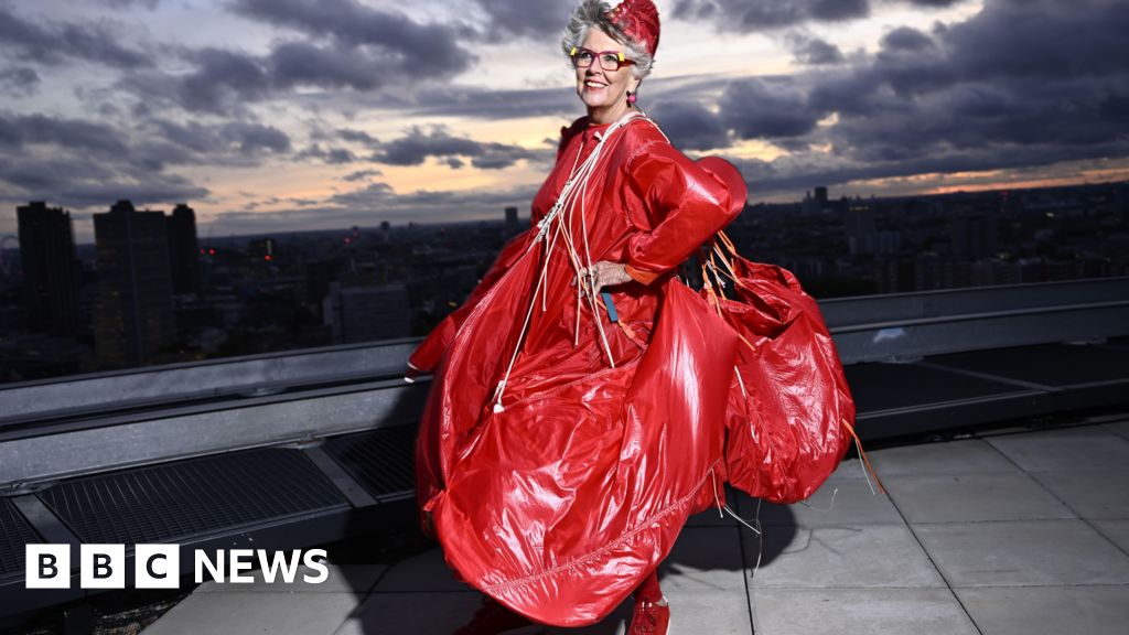 <div>Dame Prue's parachute dress and Romeo Beckham's runway debut - London Fashion week in pictures</div>