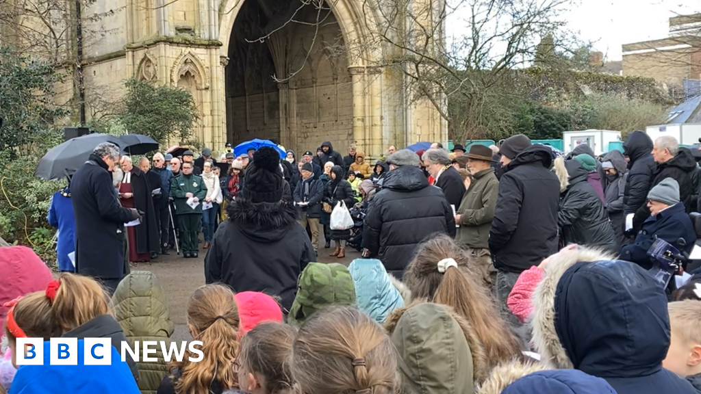 Communities Worldwide Commemorate Holocaust Remembrance Day