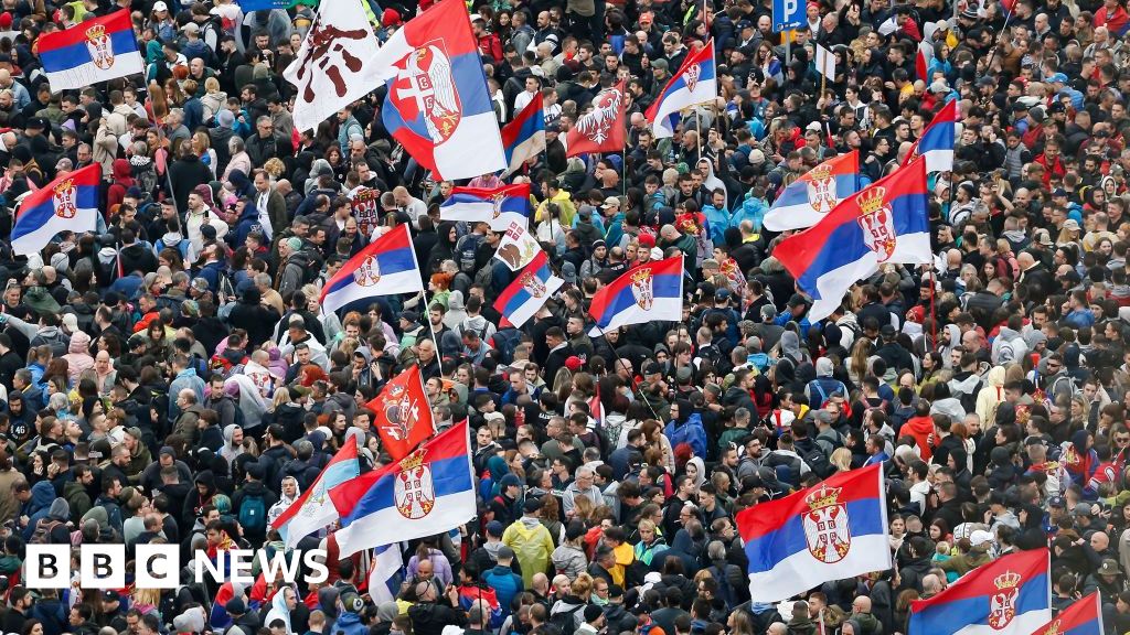 Serbia: Government denies using 'sonic cannon' at protests thumbnail