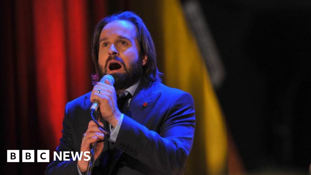 Alfie Boe to unveil rose in memory of father - BBC News