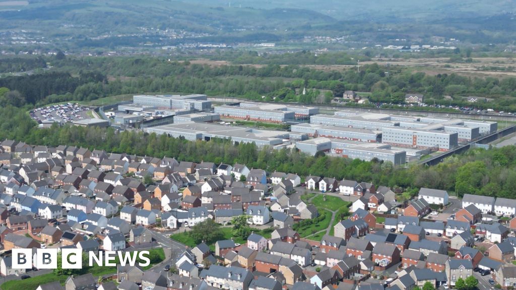 Call for specialist drug search of prison