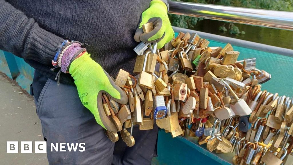 First love locks removed from landmark Bakewell bridge