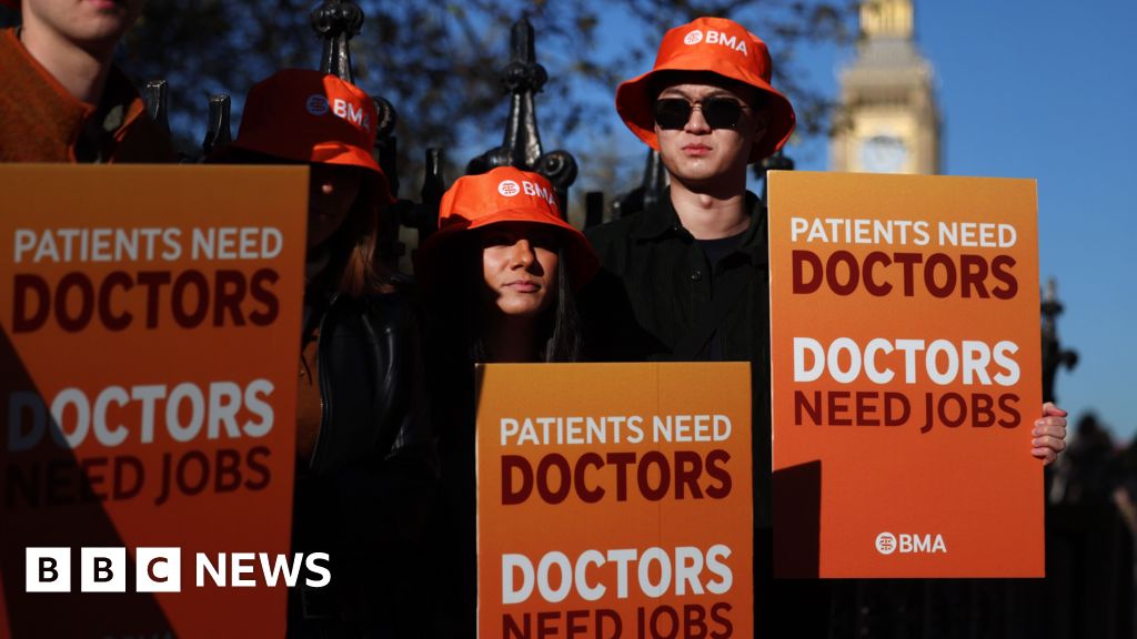 Les médecins résidents en Angleterre annulent leur grève après une nouvelle offre du gouvernement