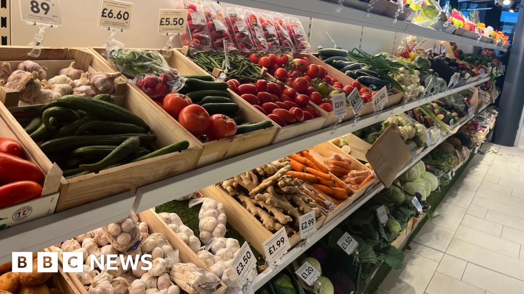 bbc.co.uk - Adam Laver - Bradford families given food vouchers to spend at Darley Street Market - BBC News