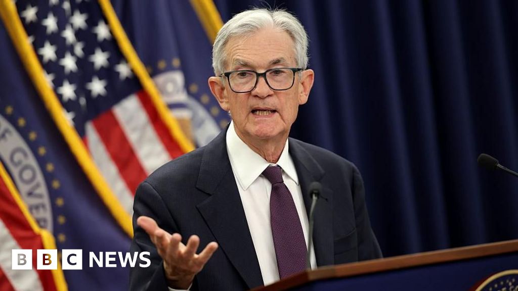 US Fed holds interest rates despite White House pressure