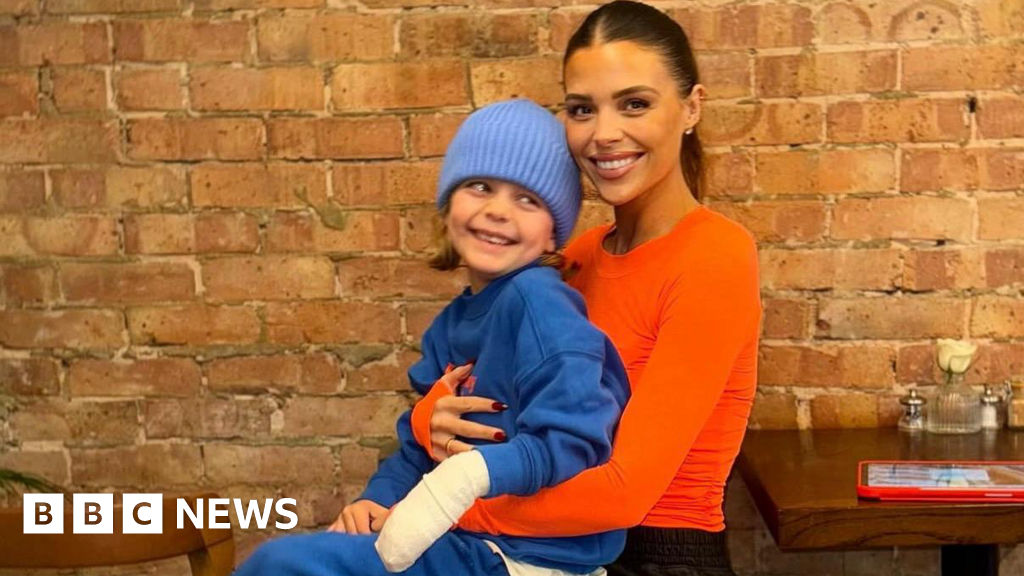 Towie star's plea for mandatory ice skating gloves rejected