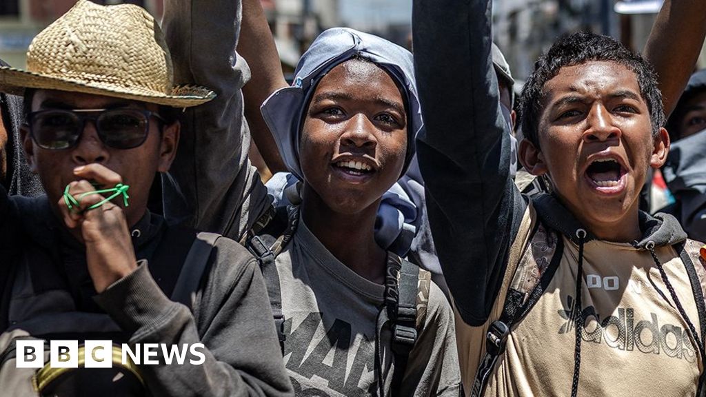 Преврати, избори и протести – трудна година за демокрацията в Африка