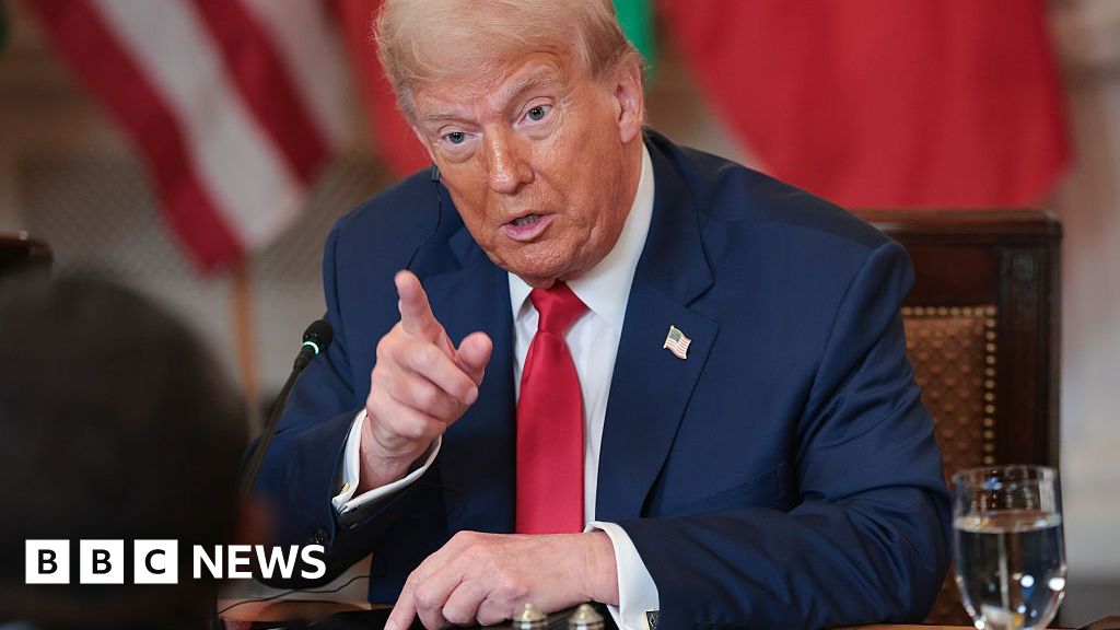 Trump says EU and Mexico face 30% tariff from August
