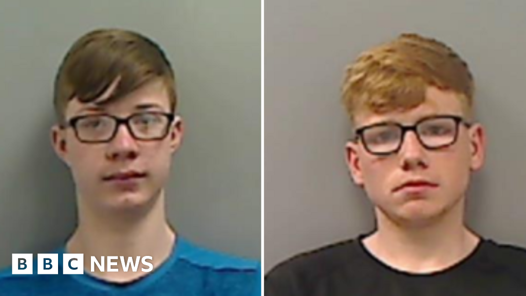 Teenagers jailed for 'horrific' machete attack