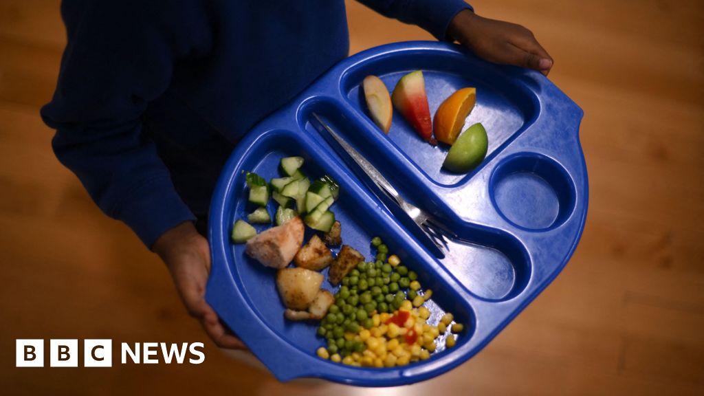 Auto-enrol eligible pupils for free school meals, say MPs