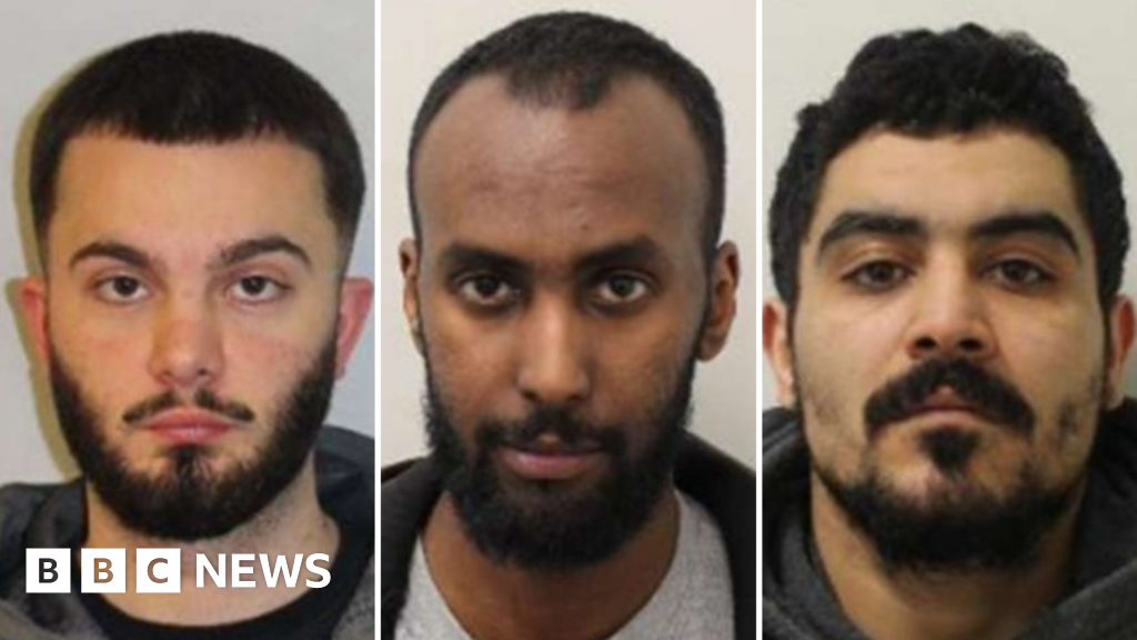 Gang which used drones for prison drops jailed