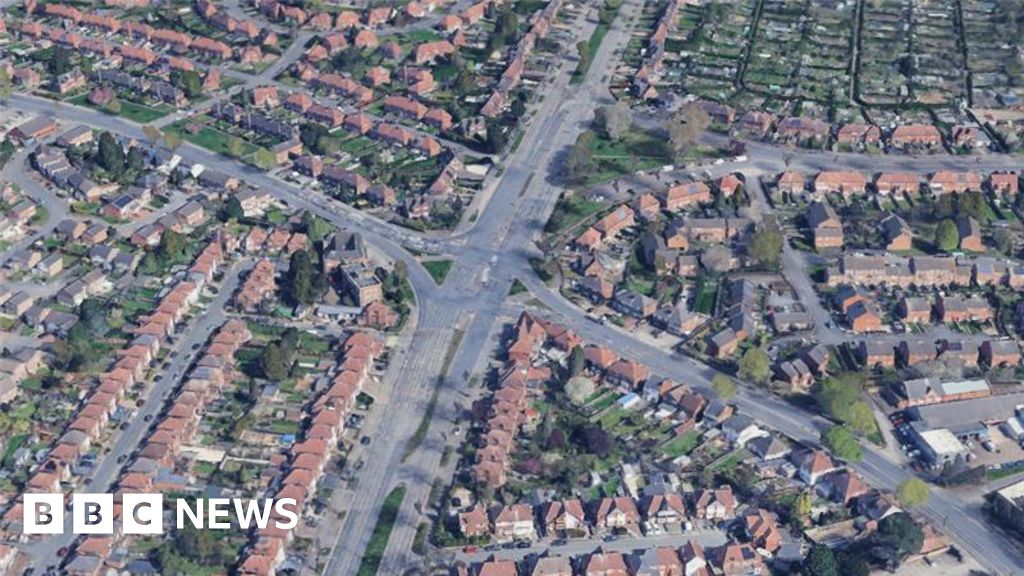 Two people seriously hurt in eight-vehicle junction crash in Broxtowe