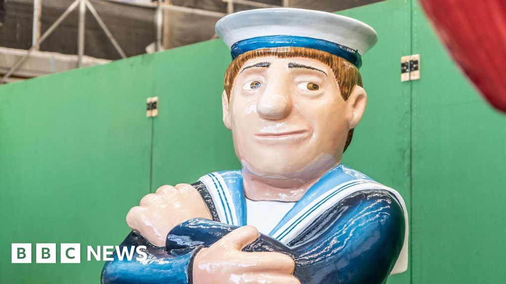 Exhibition celebrates Beryl Cook in adopted home